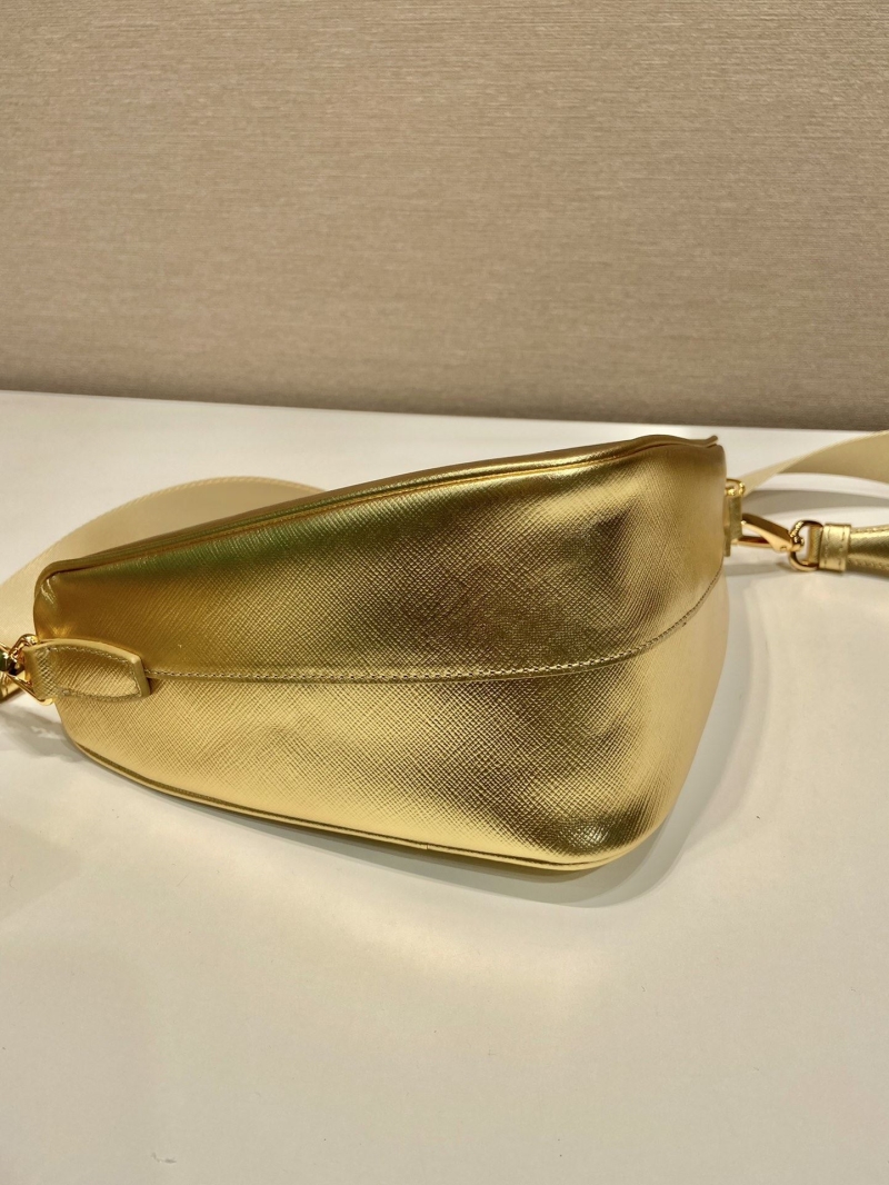 Pra*a triangle pouch